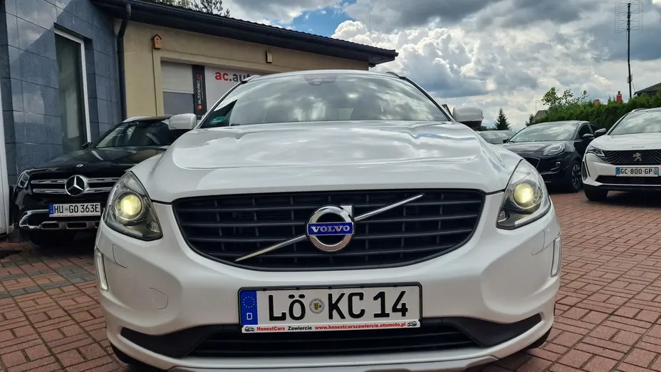 VOLVO XC60 -