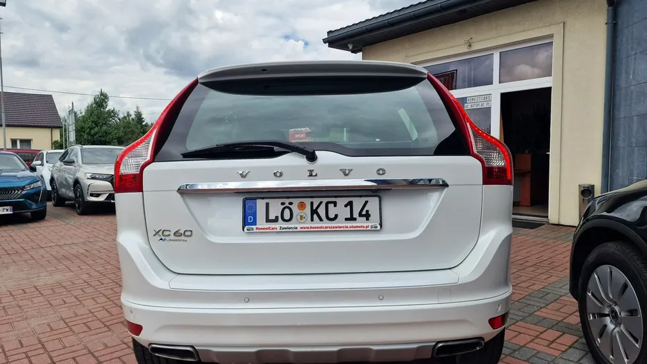 VOLVO XC60 -