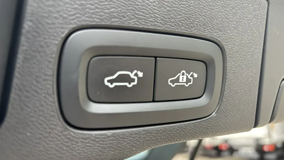VOLVO XC60 -