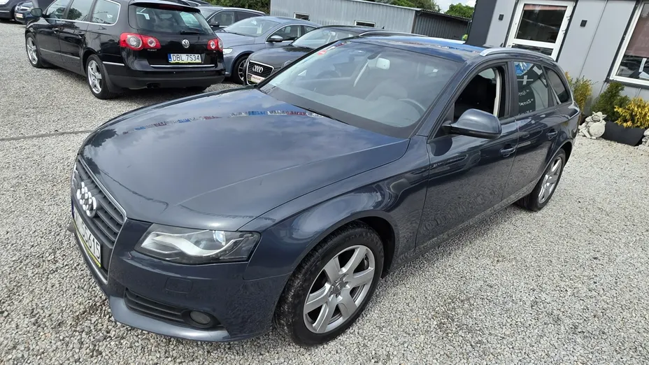 AUDI A4 -