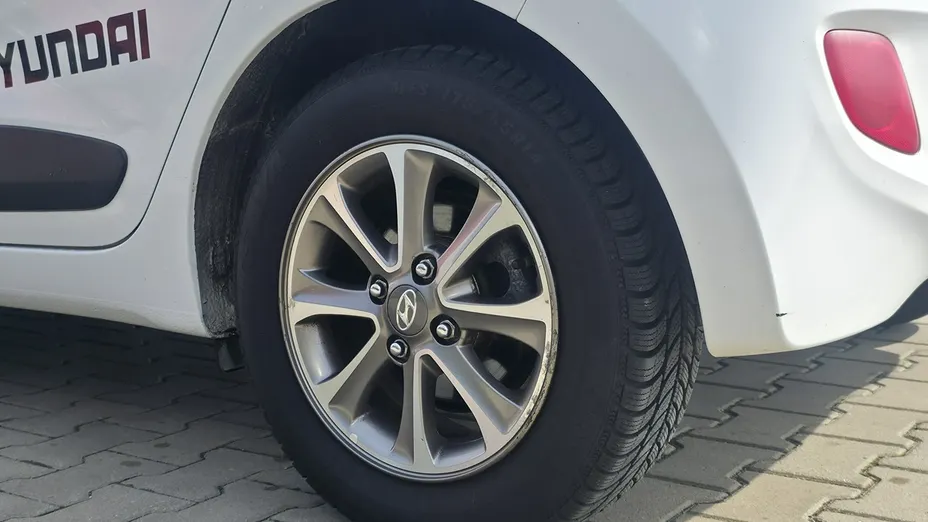 HYUNDAI i10 -