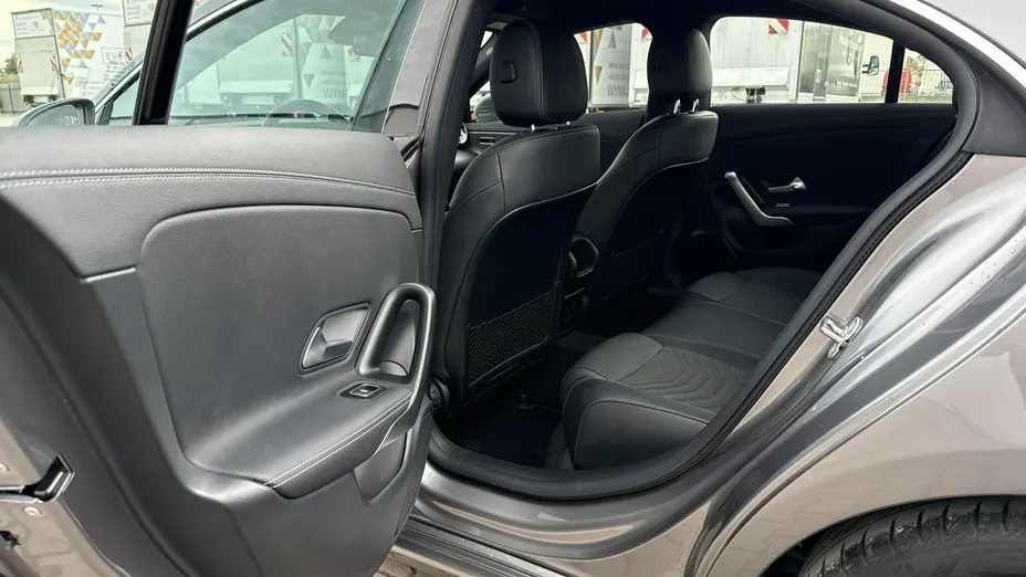 MERCEDES-BENZ CLA -