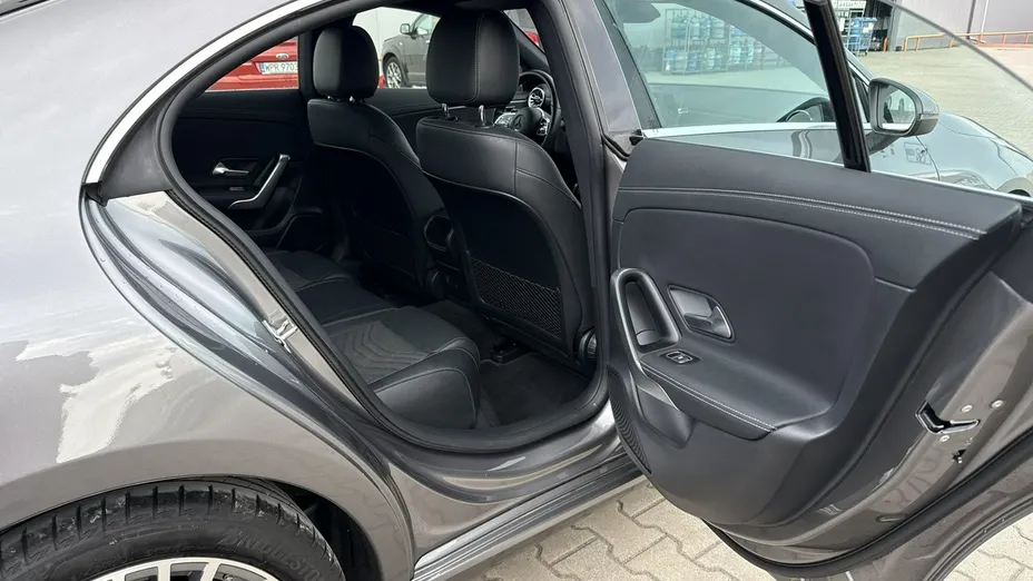 MERCEDES-BENZ CLA -