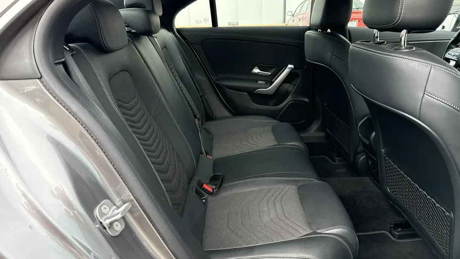 MERCEDES-BENZ CLA -