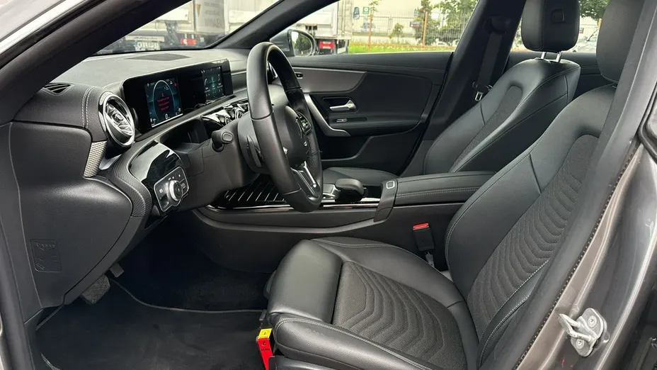 MERCEDES-BENZ CLA -