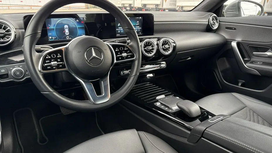 MERCEDES-BENZ CLA -