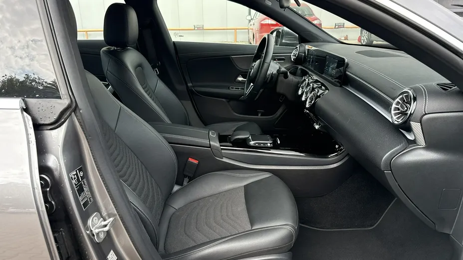 MERCEDES-BENZ CLA -