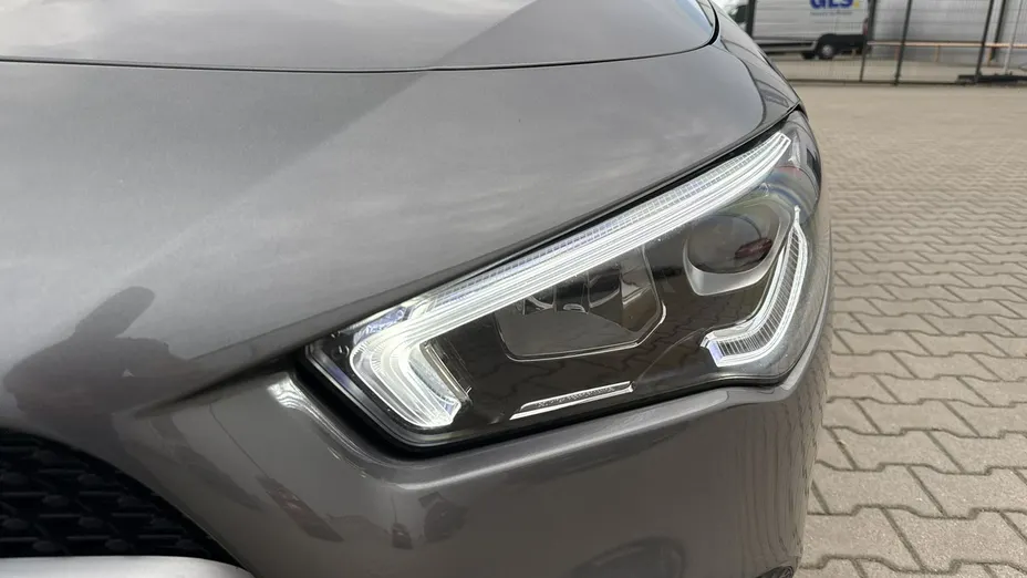 MERCEDES-BENZ CLA -