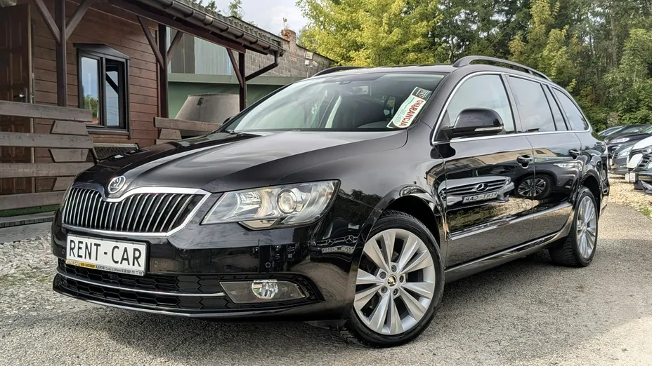 SKODA Superb -