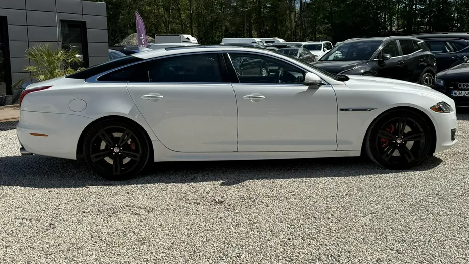 JAGUAR XJR -