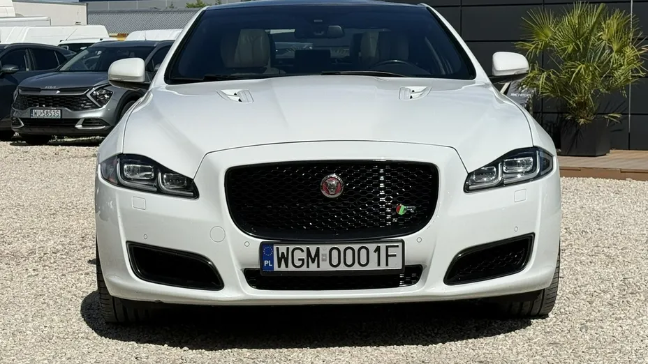 JAGUAR XJR -