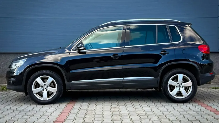 VOLKSWAGEN Tiguan -