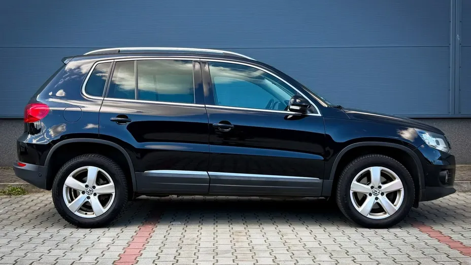 VOLKSWAGEN Tiguan -