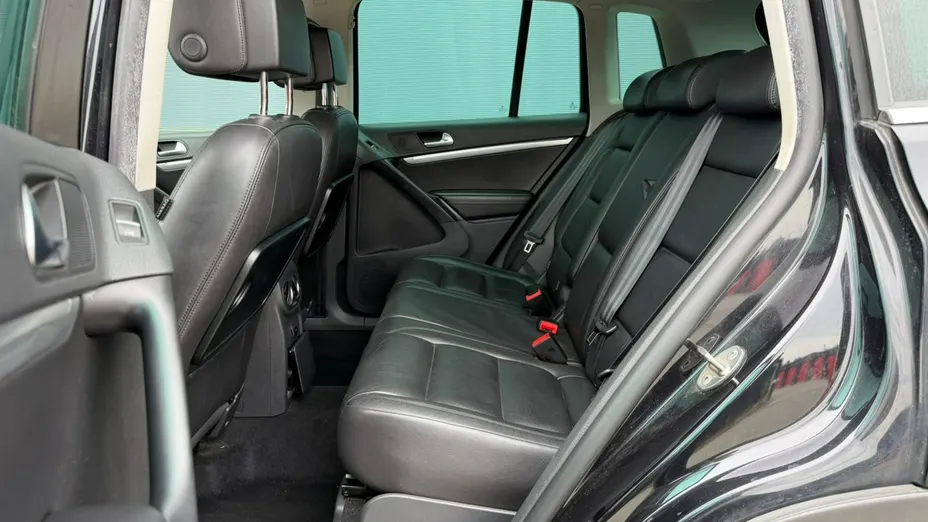 VOLKSWAGEN Tiguan -