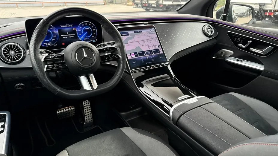 MERCEDES-BENZ EQE -