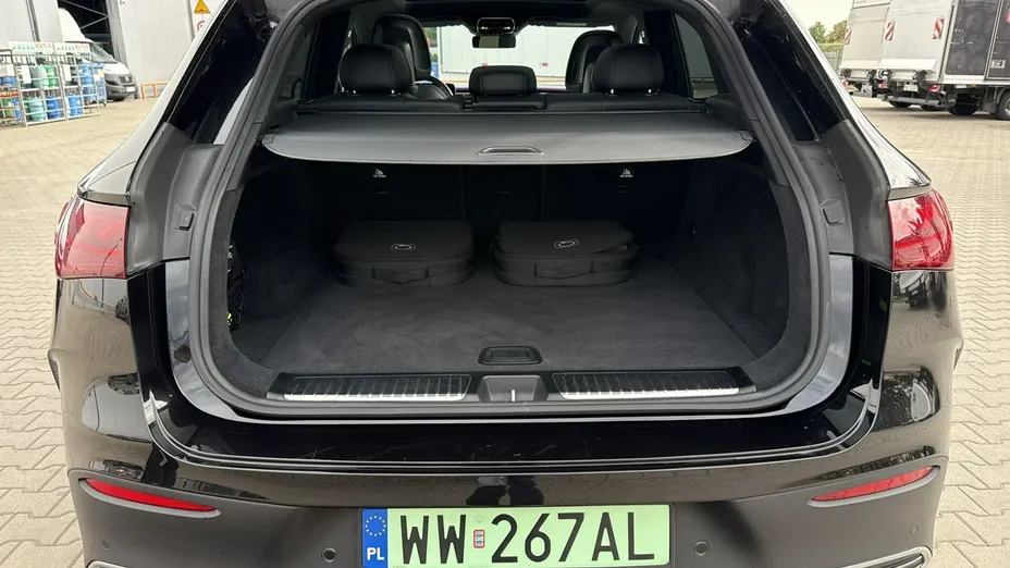MERCEDES-BENZ EQE -