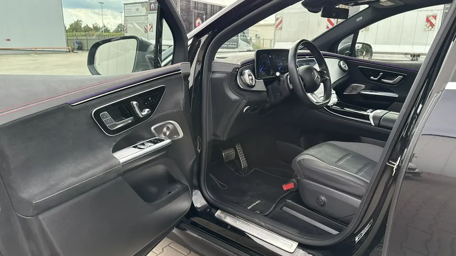 MERCEDES-BENZ EQE -