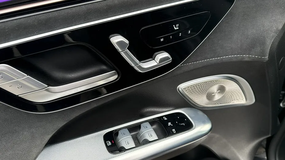 MERCEDES-BENZ EQE -