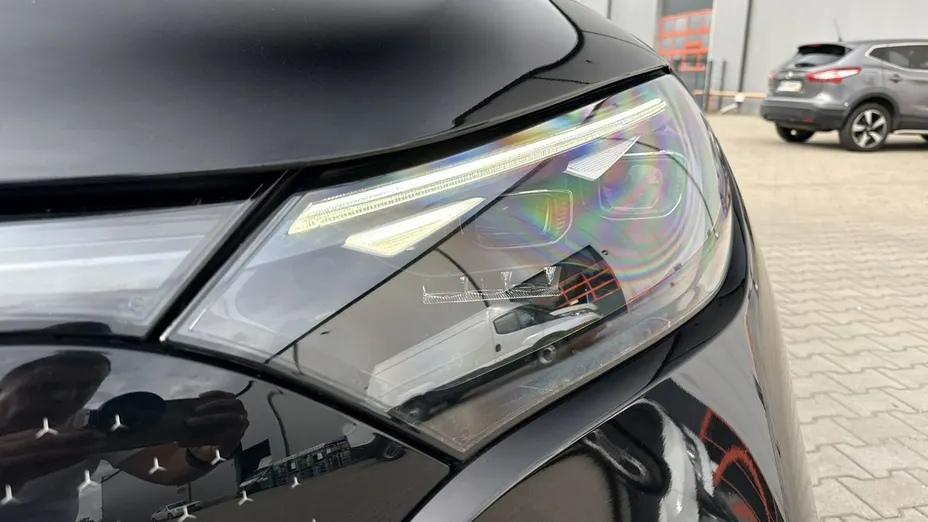 MERCEDES-BENZ EQE -