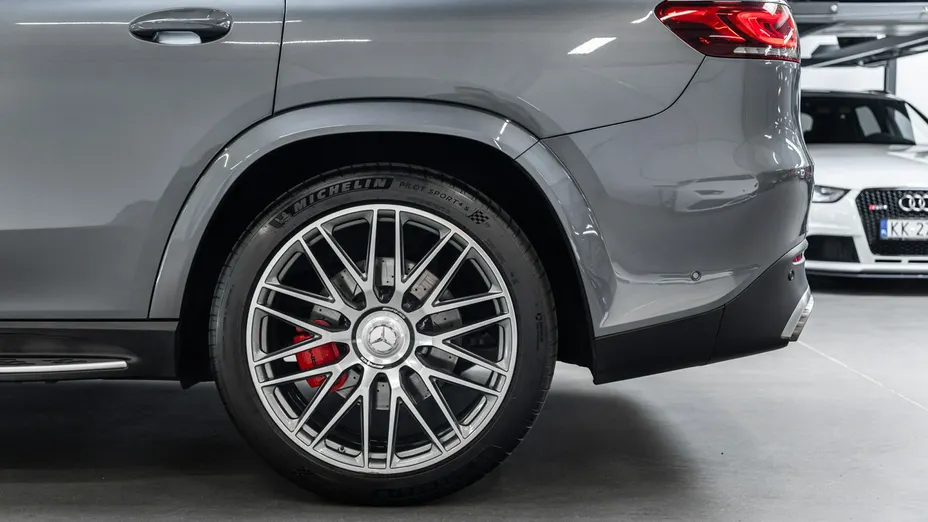 MERCEDES-BENZ GLS -