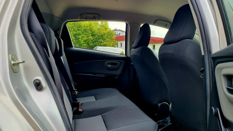 TOYOTA Yaris -