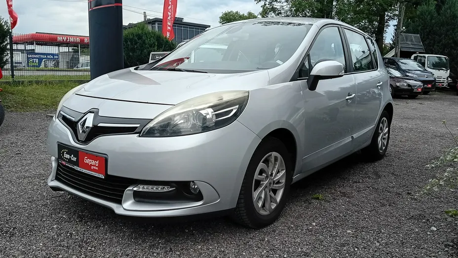 RENAULT Scenic -