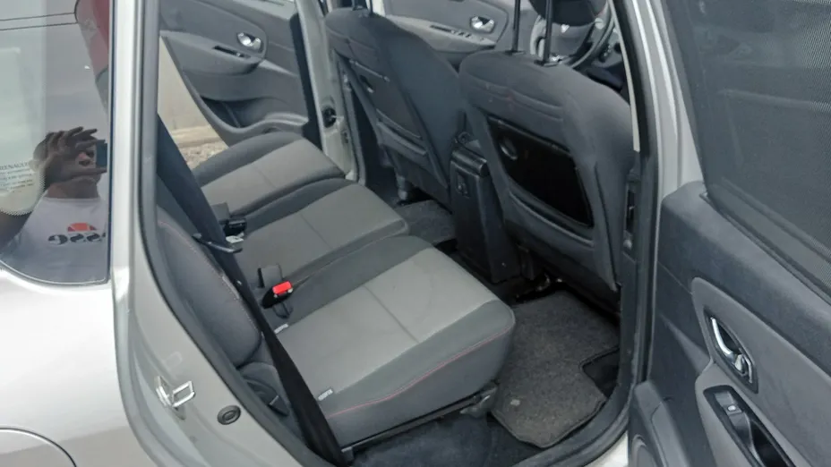 RENAULT Scenic -