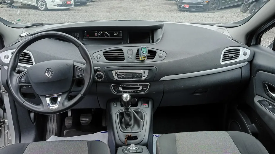 RENAULT Scenic -