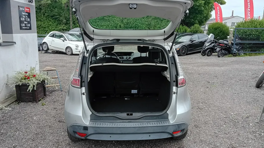 RENAULT Scenic -
