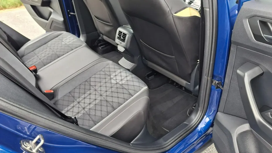 VOLKSWAGEN T-ROC -
