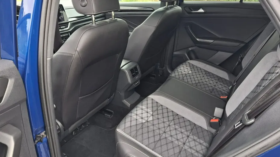 VOLKSWAGEN T-ROC -