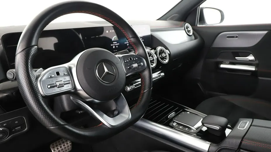 MERCEDES-BENZ EQA -