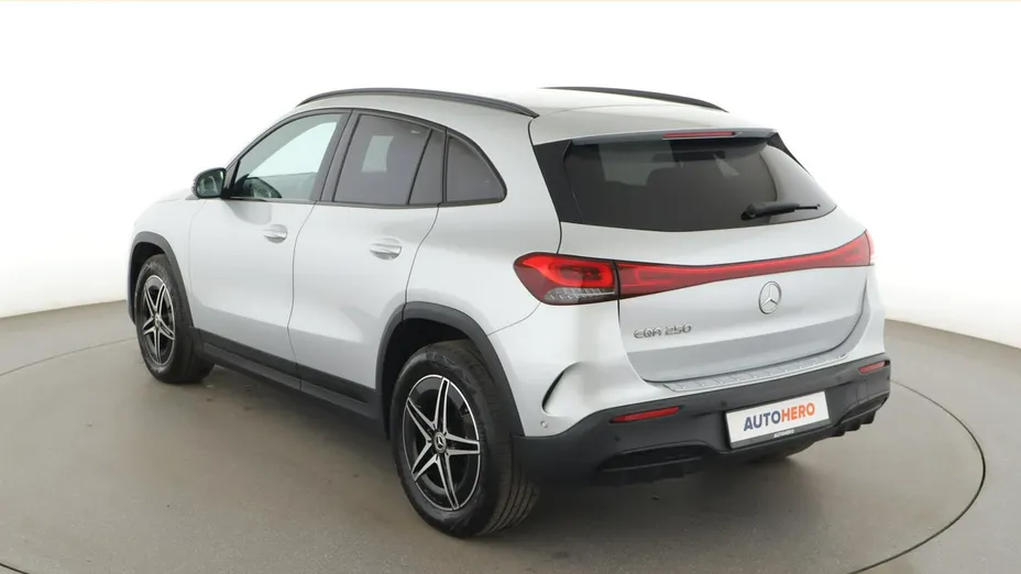 MERCEDES-BENZ EQA -