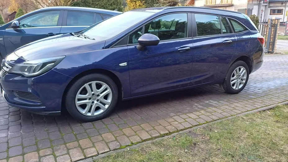 OPEL Astra -