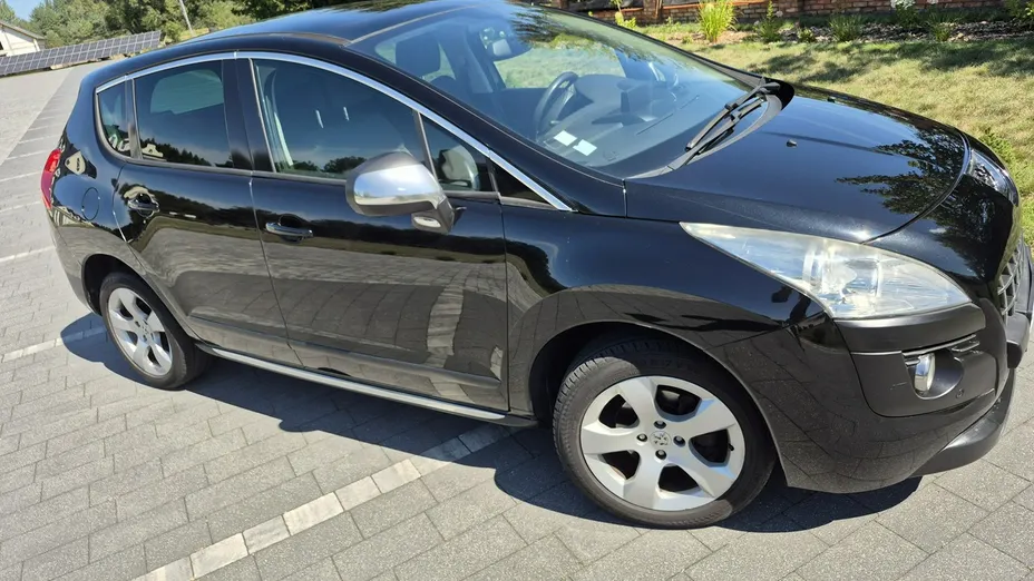 PEUGEOT 3008 -