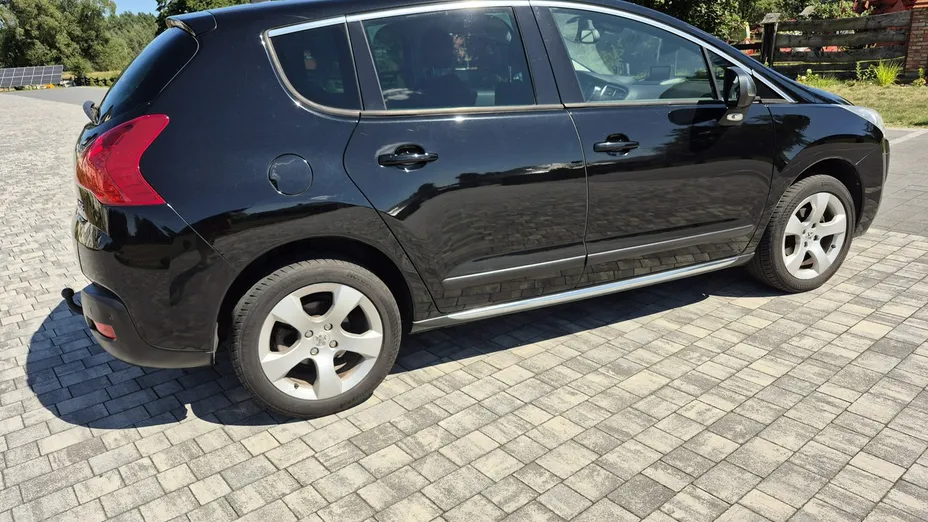 PEUGEOT 3008 -