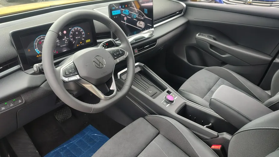 VOLKSWAGEN T-ROC -