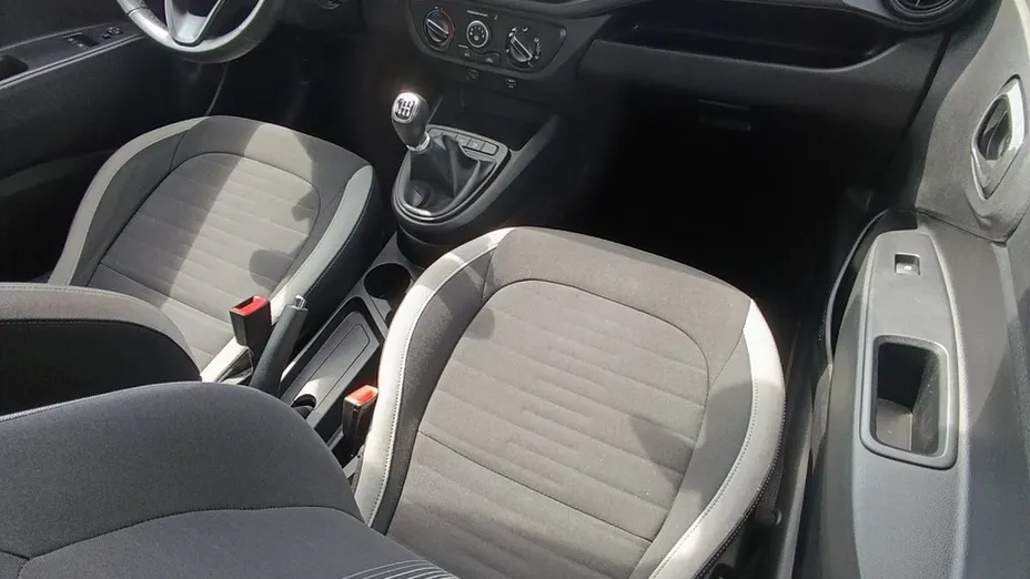 HYUNDAI i10 -