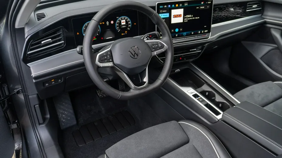 VOLKSWAGEN Passat -