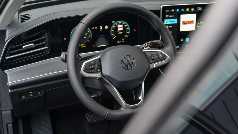 VOLKSWAGEN Passat -