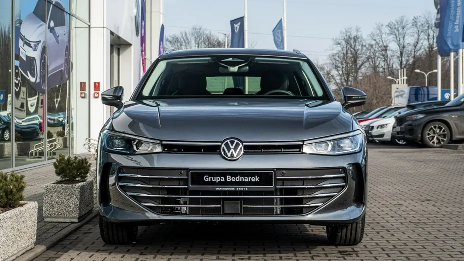 VOLKSWAGEN Passat -