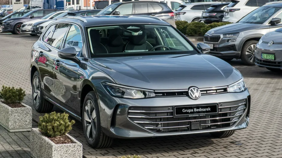 VOLKSWAGEN Passat -