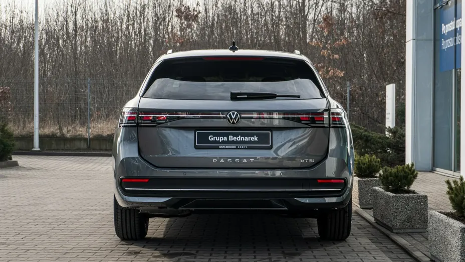 VOLKSWAGEN Passat -