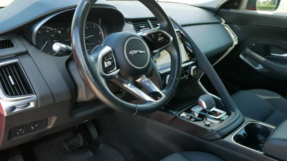 JAGUAR E-Pace -
