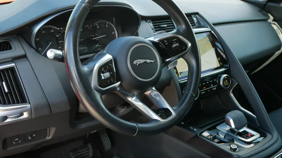 JAGUAR E-Pace -