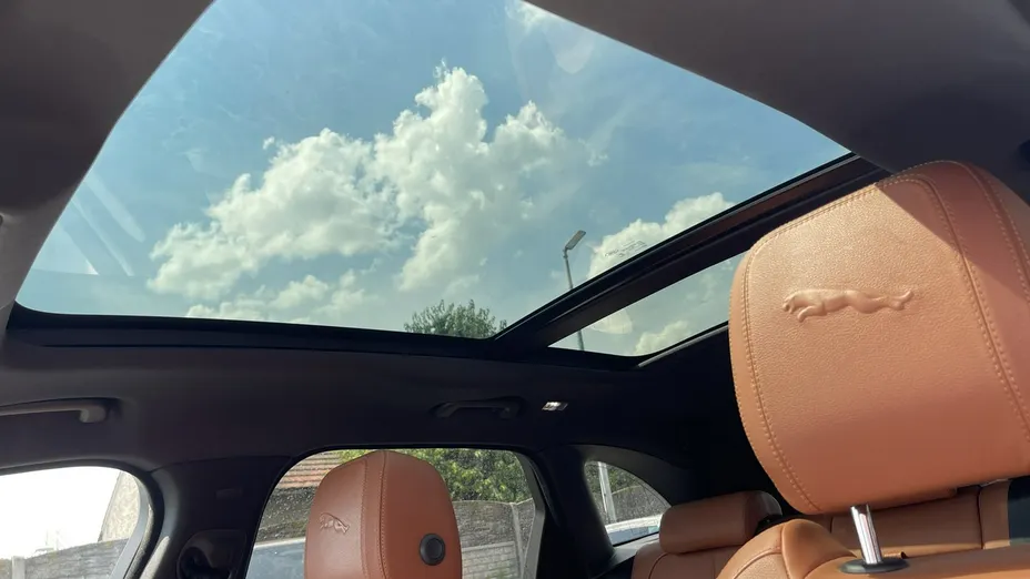 JAGUAR F-Pace -