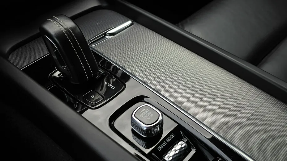VOLVO V60 -