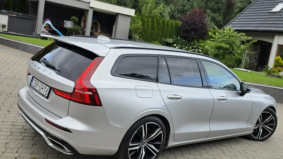 VOLVO V60 -