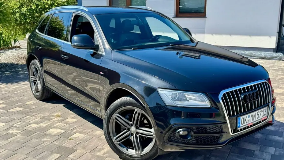 AUDI Q5 -