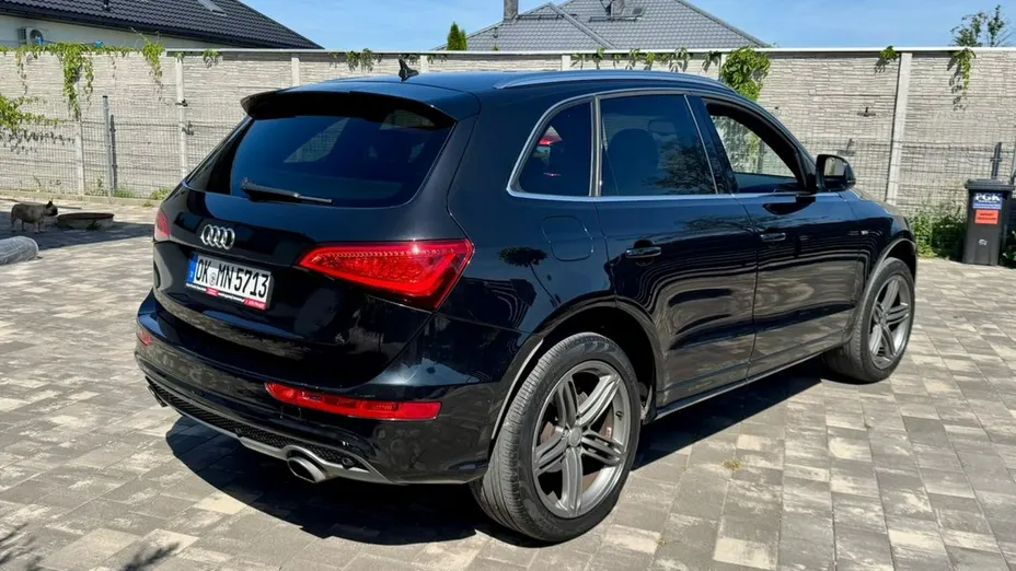 AUDI Q5 -
